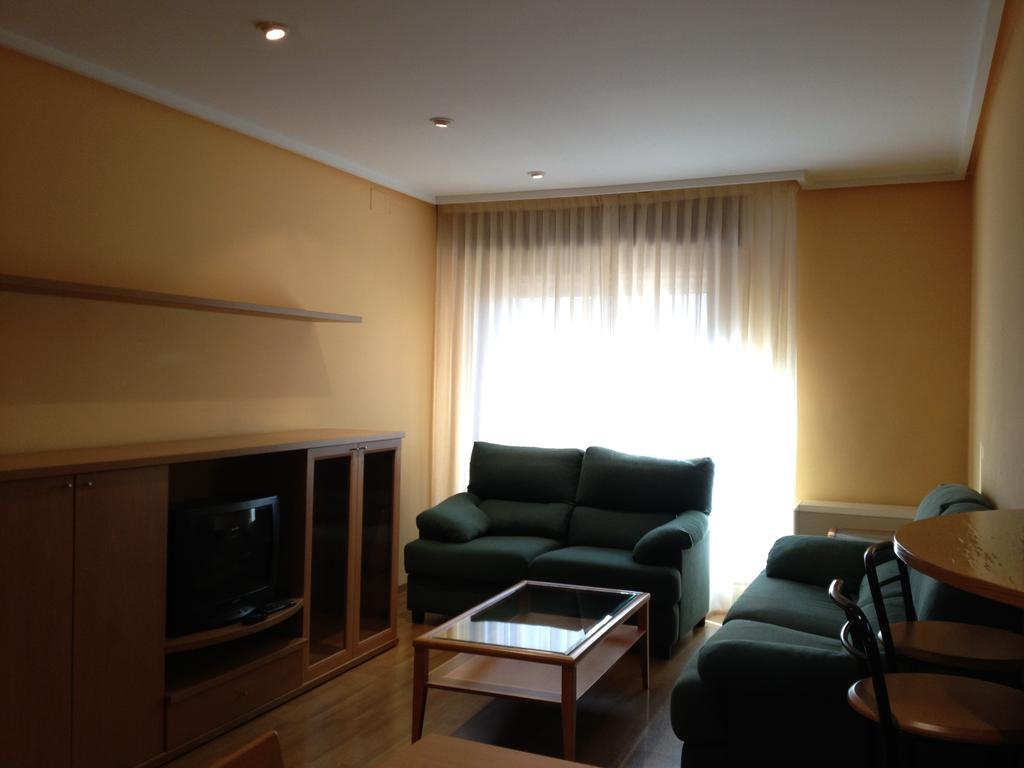 Apartamentos Turisticos Puerta De Leon Ruang foto