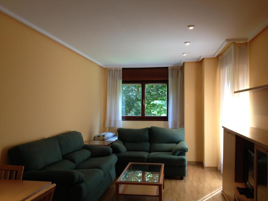 Apartamentos Turisticos Puerta De Leon Bagian luar foto