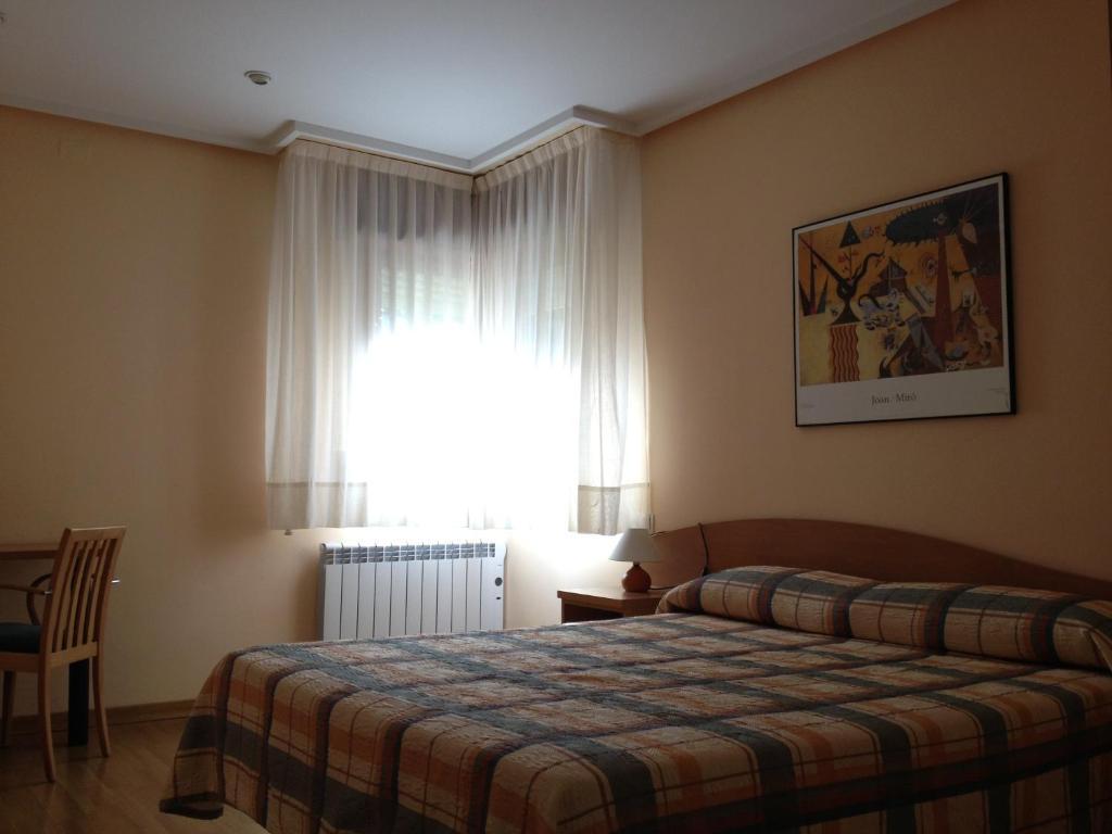 Apartamentos Turisticos Puerta De Leon Bagian luar foto