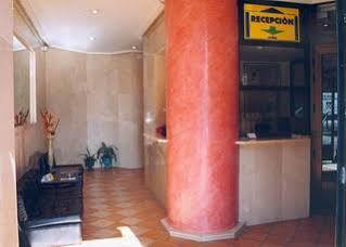 Apartamentos Turisticos Puerta De Leon Bagian luar foto