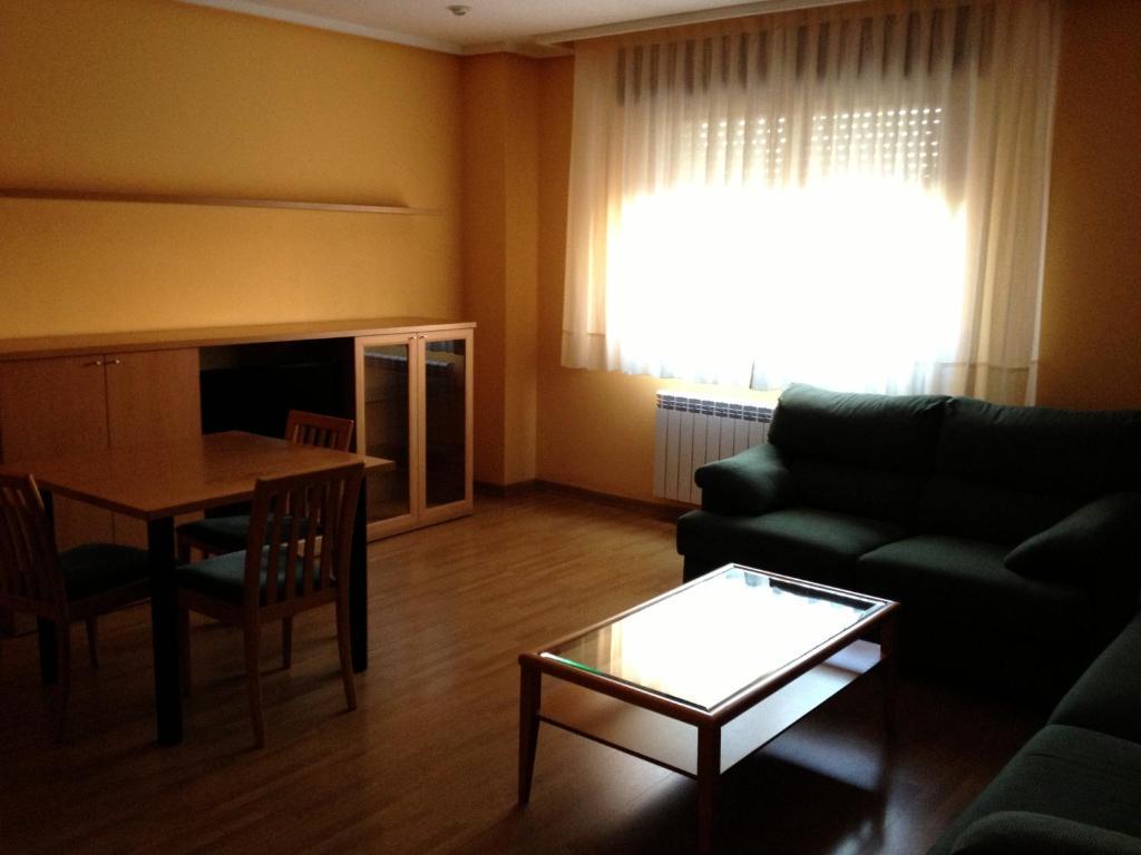 Apartamentos Turisticos Puerta De Leon Ruang foto