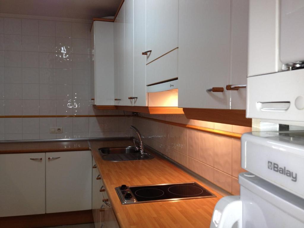 Apartamentos Turisticos Puerta De Leon Ruang foto