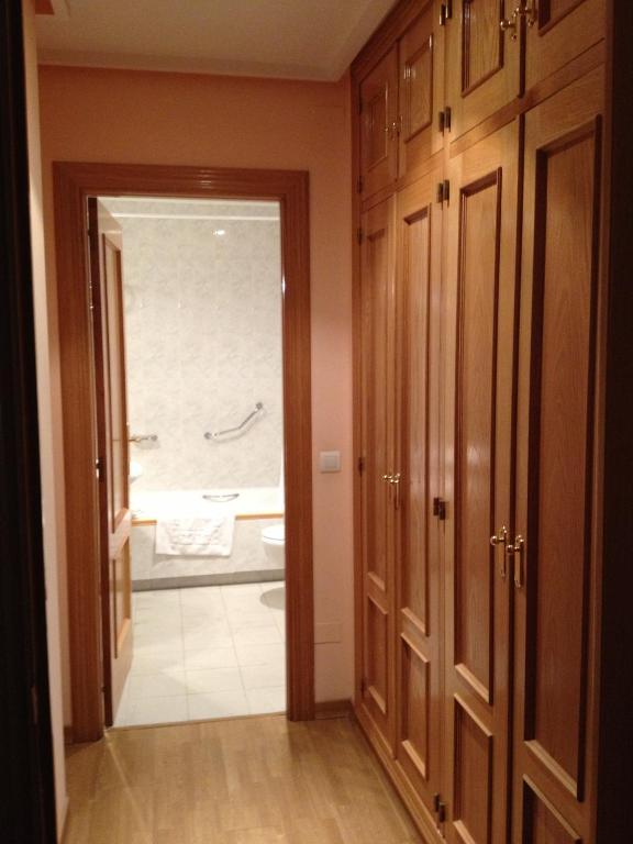 Apartamentos Turisticos Puerta De Leon Ruang foto